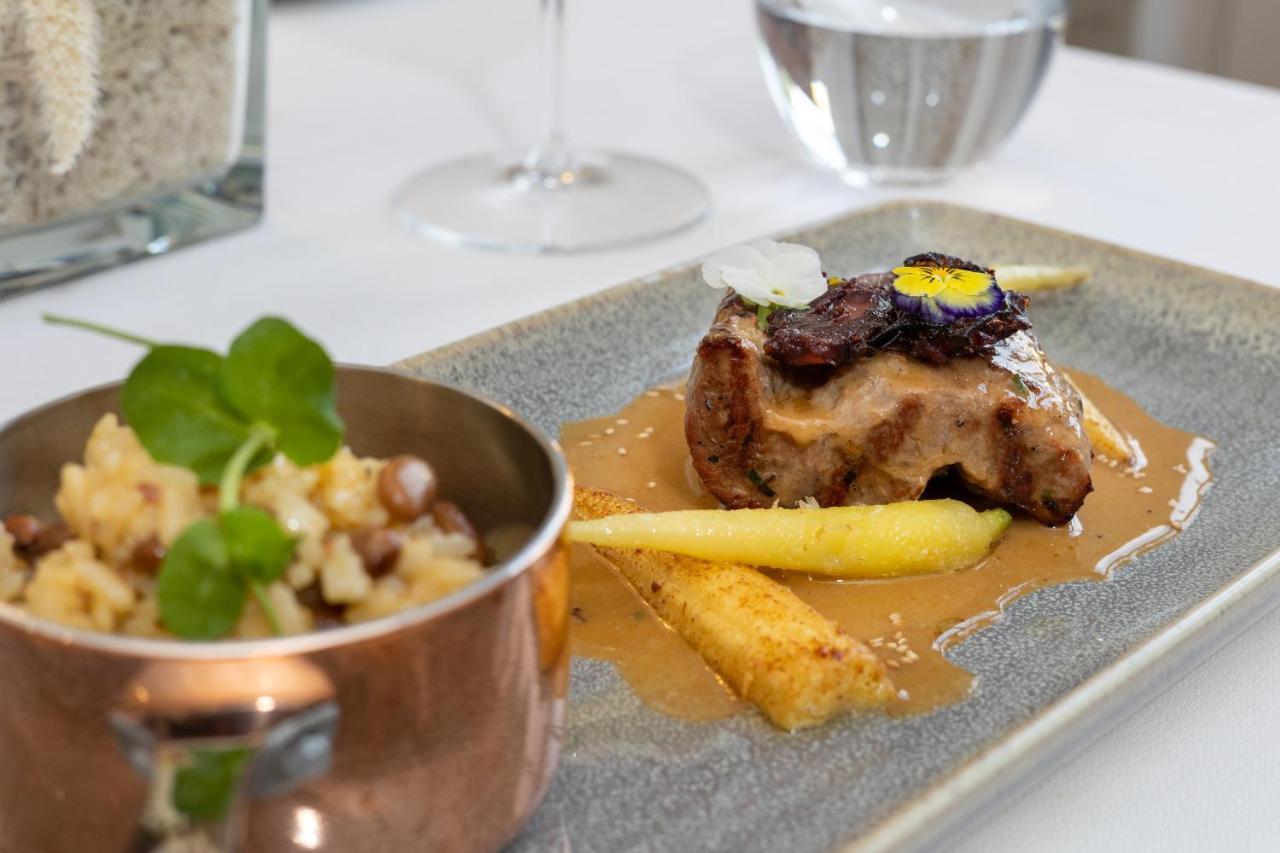 Solar Do Requeijo By Luna Hotels & Resorts Arcos de Valdevez Eksteriør bilde A meal at the restaurant